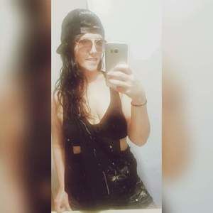 Meet your Posher, Cayce